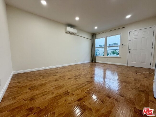 2027 Euclid St in Santa Monica, CA - Building Photo - Building Photo