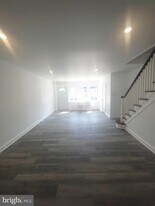 154 N Carol Blvd in Upper Darby Township, PA - Building Photo