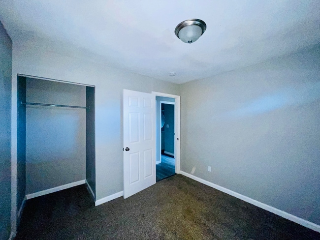24 Leonard Dr in Sauget, IL - Building Photo - Building Photo
