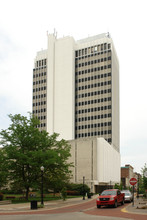 5th & Main in Evansville, IN - Building Photo - Building Photo