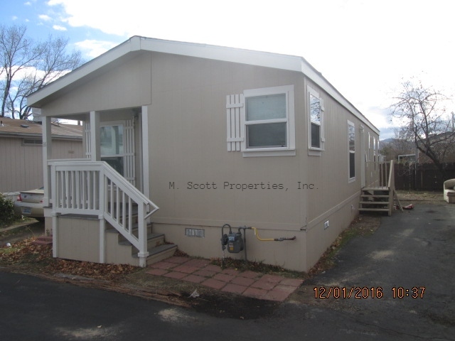 2850 Airport Rd in Carson City, NV - Building Photo