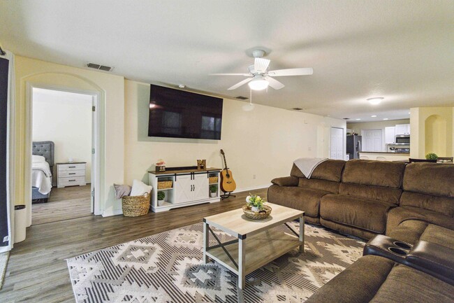 5805 Oak Mill Terrace in Palmetto, FL - Foto de edificio - Building Photo
