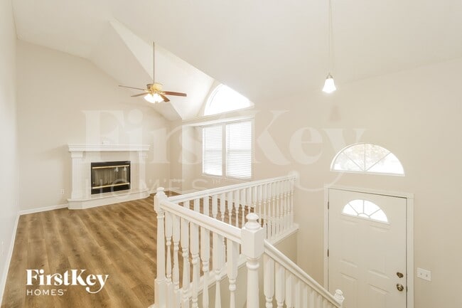 208 S Darrowby Dr in Raymore, MO - Building Photo - Building Photo