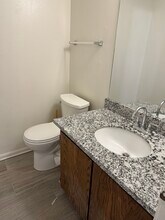 1676 Brightside Dr, Unit c in Baton Rouge, LA - Foto de edificio - Building Photo