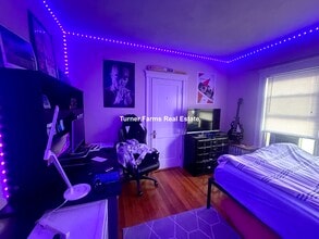 110 College Ave, Unit 1 in Somerville, MA - Building Photo - Building Photo
