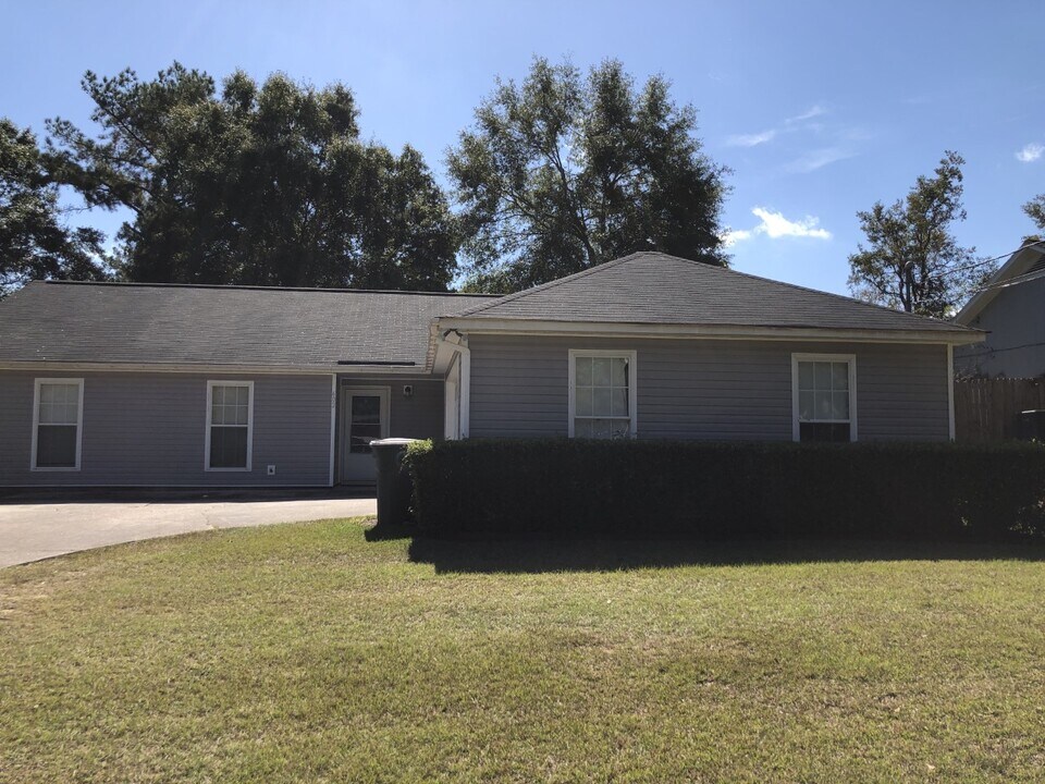 402 E Emerald Dr in Enterprise, AL - Building Photo