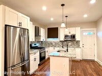 707 McKewin Ave photo'