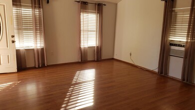 407 E Mathews St in Roswell, NM - Building Photo - Building Photo
