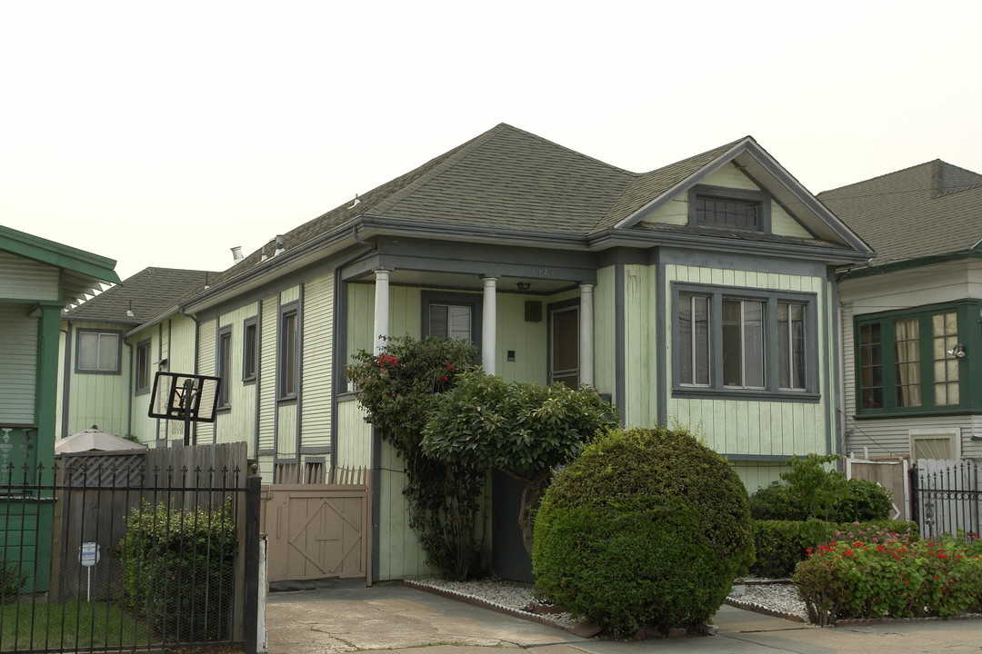 1272 75th Ave in Oakland, CA - Building Photo