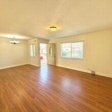 6119 Roberts Dr in San Diego, CA - Building Photo - Building Photo