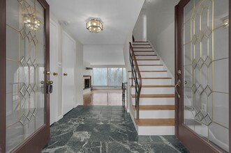 2731 Charing Rd in Upper Arlington, OH - Building Photo - Building Photo