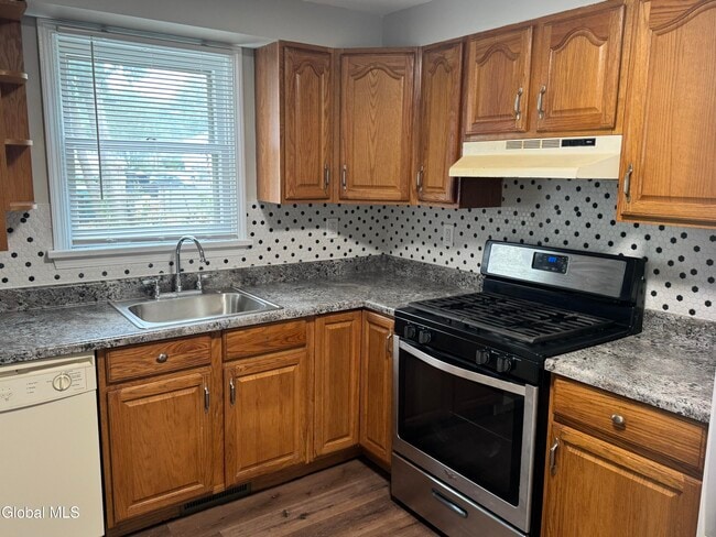 528 4th Ave in Troy, NY - Building Photo - Building Photo