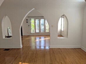 6267 Commodore Sloat Dr in Los Angeles, CA - Building Photo - Building Photo
