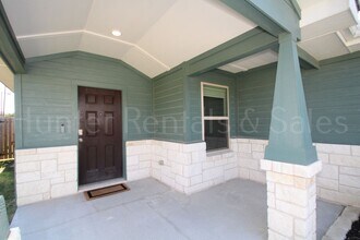 805 Freedom Cir in Nolanville, TX - Building Photo - Building Photo