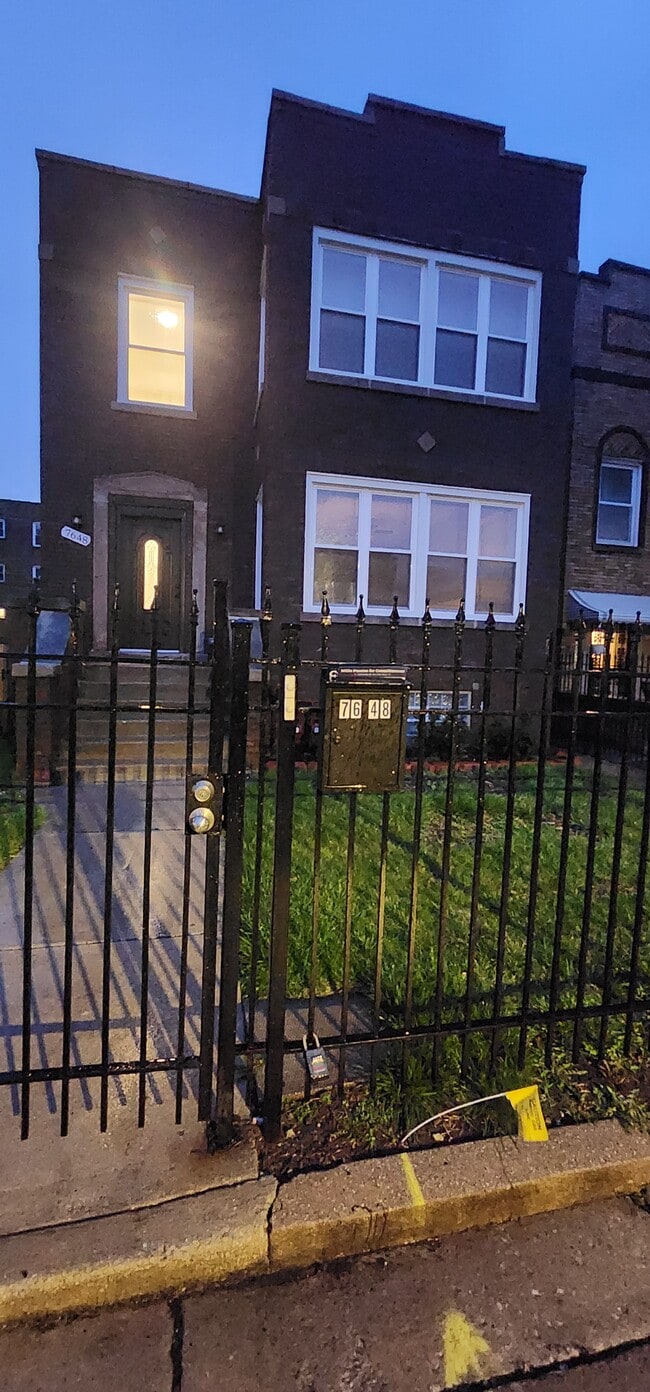 7648 S Paulina St in Chicago, IL - Building Photo - Building Photo