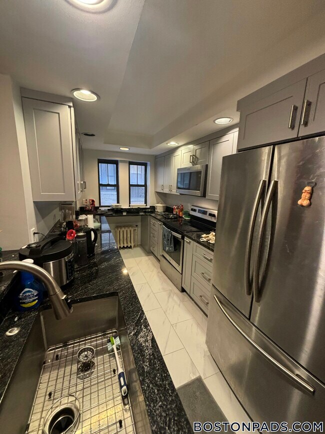 452 Park Dr