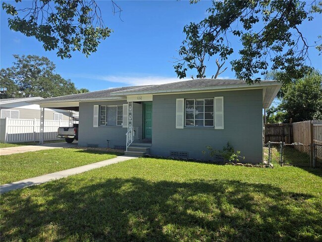 5126 30th Ave N in St. Petersburg, FL - Building Photo - Building Photo