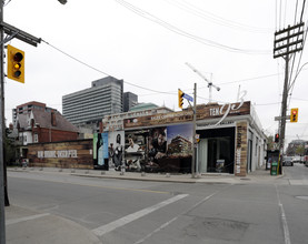 TEN93 Queen West in Toronto, ON - Building Photo - Building Photo