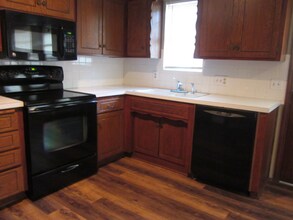 427 S Cardinal Dr in Olathe, KS - Building Photo - Building Photo