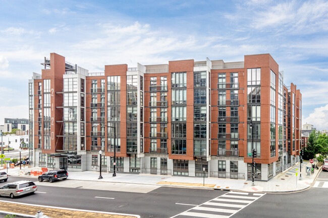 Rhapsody Condominiums in Washington, DC - Foto de edificio - Building Photo