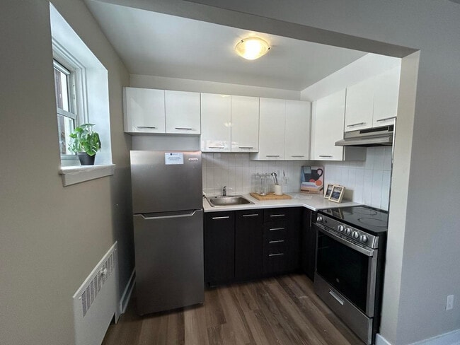 Arbor Village - 1030 & 1040 Hollington in Ottawa, ON - Building Photo - Building Photo