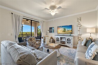 9826 Giaveno Cir in Naples, FL - Foto de edificio - Building Photo