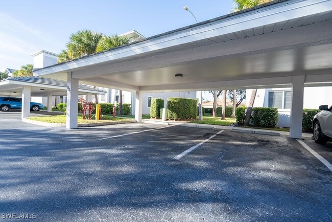 7835 Regal Heron Cir in Naples, FL - Building Photo - Building Photo