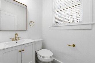 830 W 45th St in Savannah, GA - Building Photo - Building Photo