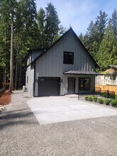 18545 Woodside Dr SE in Yelm, WA - Building Photo - Building Photo