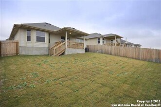 221 Country Vale in Cibolo, TX - Building Photo - Building Photo