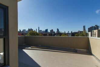 124 Ridge St in New York, NY - Building Photo - Building Photo
