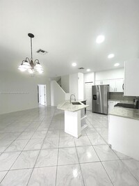 9964 NW 18th St in Pembroke Pines, FL - Building Photo - Building Photo