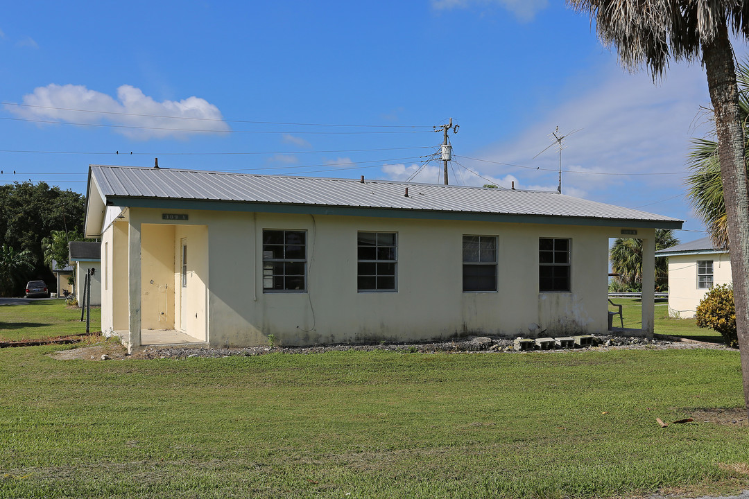 Runyon Village in Belle Glade, FL - Building Photo