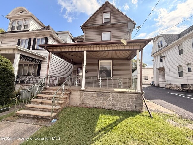 240 S Main St in Pittston, PA - Building Photo - Building Photo