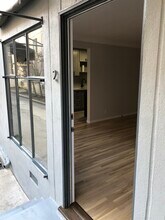 809 N Las Palmas Ave in Los Angeles, CA - Foto de edificio - Building Photo