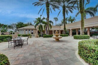 19305 Skyridge Cir in Boca Raton, FL - Building Photo - Building Photo