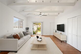 22055 Del Valle St in Los Angeles, CA - Building Photo - Building Photo
