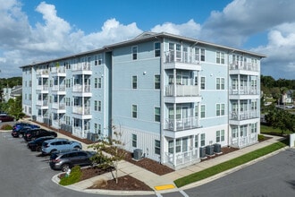 Surf Apartments in Atlantic Beach, FL - Foto de edificio - Building Photo