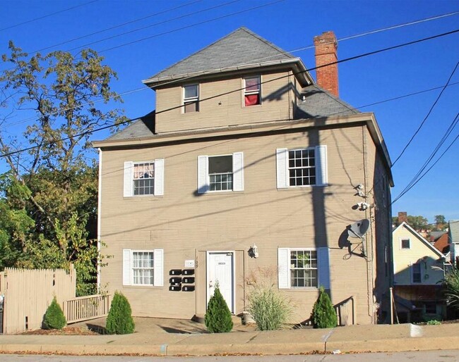 109 W Walnut St in Washington, PA - Building Photo - Primary Photo