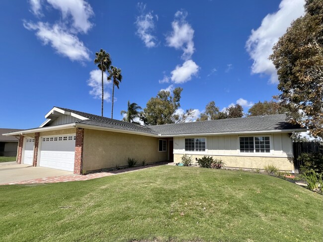 3376 Garibaldi Pl in Carlsbad, CA - Foto de edificio - Building Photo