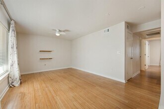 2200 Dickson Dr in Austin, TX - Building Photo - Building Photo