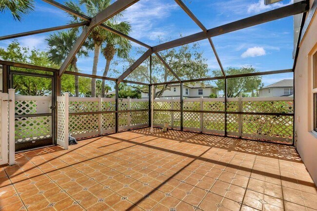 18 Amherst Ct in Royal Palm Beach, FL - Building Photo - Building Photo