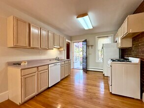 2 Mead St, Unit PH in Boston, MA - Building Photo - Building Photo