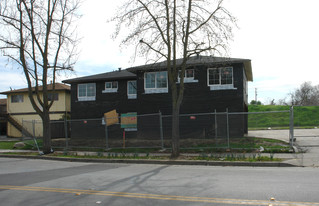 7470 Rogers Ln in Gilroy, CA - Foto de edificio - Building Photo