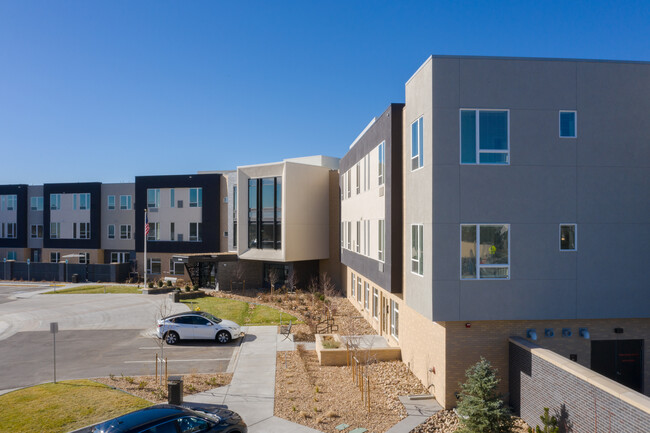 Modena Cherry Creek in Denver, CO - Foto de edificio - Building Photo