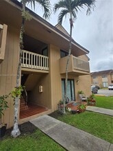 15439 SW 80th St in Miami, FL - Foto de edificio - Building Photo