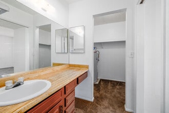 Shadow Ridge Apartments in Tucson, AZ - Building Photo - Interior Photo