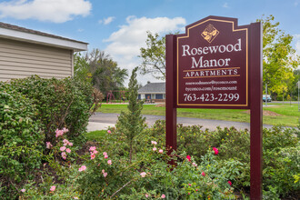 Rosewood Manor in Rosemount, MN - Building Photo - Building Photo