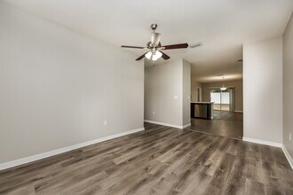 10529 Whispering Hammock Dr in Riverview, FL - Building Photo - Building Photo