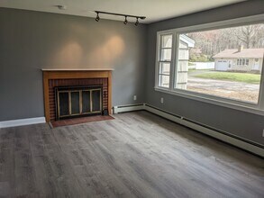 10 Dwight Ave in Portsmouth, NH - Building Photo - Building Photo